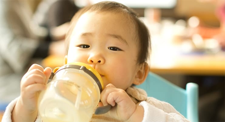 赤ちゃんにいつからジュースを飲ませていい ジュースで赤ちゃんの味覚形成 幼児のみもの園